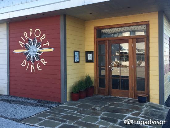 8家“从天而降”的飞机酒店，让你体验当机长，睡在驾驶舱！