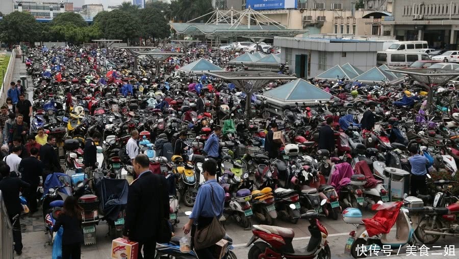 中国的电驴之城:到处都是电动车,比轿车还要
