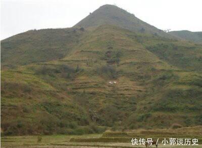 明朝末年, 天降大雨冲出一块石碑, 石碑上的话一直无法解释