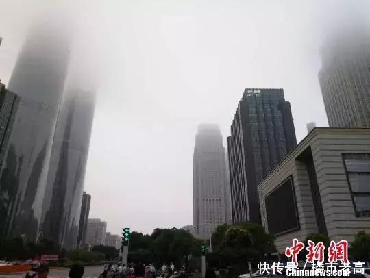 一线城市房价32个月来首降，是拐点的到来还是下一轮暴涨的开始？