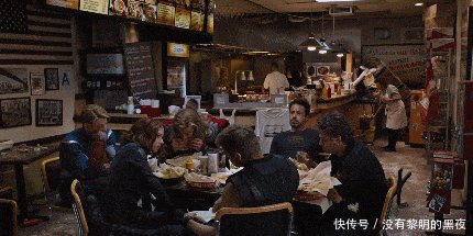 《复联4》概念图,烤肉店里的钢铁侠黯然神伤,