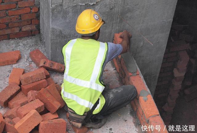 30岁瓦匠:工资8千找不到女友,都说这个工作现
