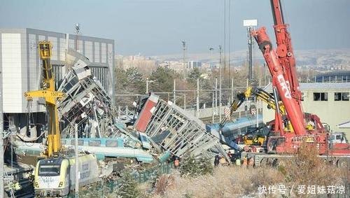 土耳其高铁撞车事故致9死47伤(图)