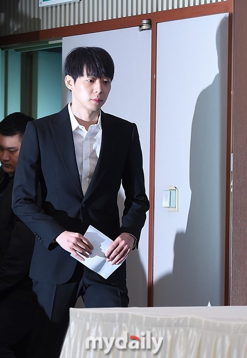 多个朴有天粉丝站宣布关站 曾力挺偶像没有吸