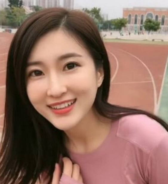 女体育教学高中生报名,跳高侧脸,网友:想把她娶老师衡水看到图片