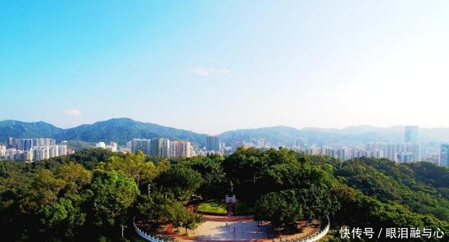 这座城市面积不到深圳18,人口仅约100万,世界