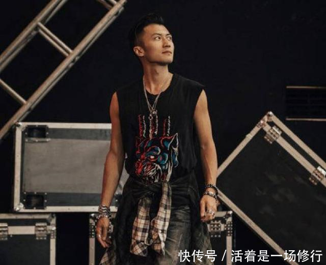 好声音导师转身次数最多的谢霆锋被质疑网友一