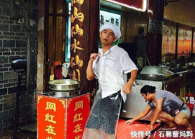 他在快手爆红后,瞧不起老板1万工资,跳槽后老