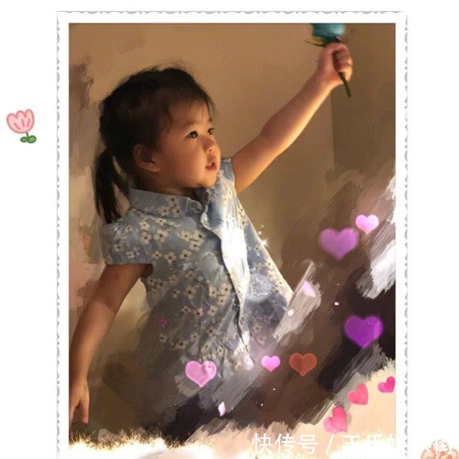 章子怡晒女儿摆自己电影中的同款pose, 醒宝的