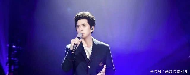 44岁李健全家福, 小5岁妻子是清华博士, 结婚2