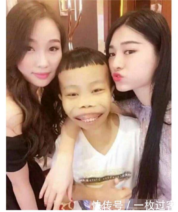 他曾是快手一哥,美女豪车无数,这么丑女友还这