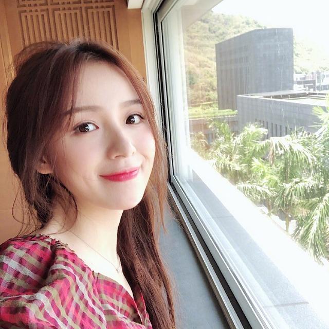 周二珂将在英雄联盟七周年狂欢盛典献唱,网友