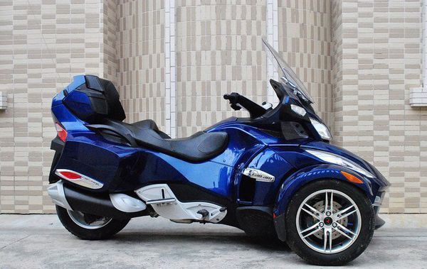 前面两个轱辘后面一个轱辘是什么摩托_360问