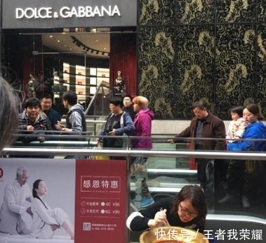 D&G辱华效应,外国人筷子能用来喝汤中国人6