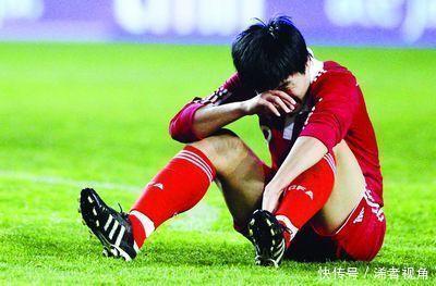中国足球再闹笑话!国足输球哭泣遭名帅批评:我