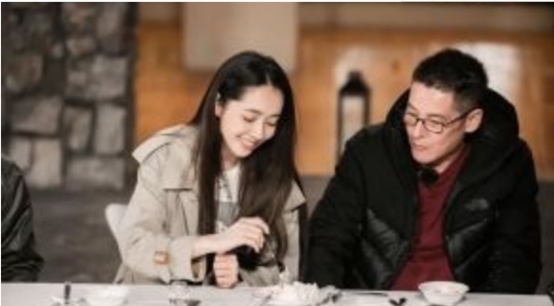 向佐成功求婚郭碧婷,向妈妈对她很是满意,得知