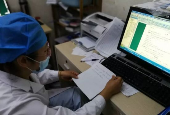 淮北暴雨夜的路边惊现弃婴,转起来!让孩子早日