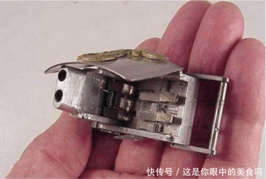 二战时,德国武器有多先进?看看这个皮带扣手枪