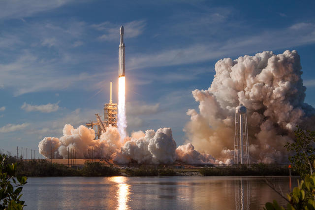 马斯克谈重型猎鹰首飞:期待新一轮的太空竞赛!