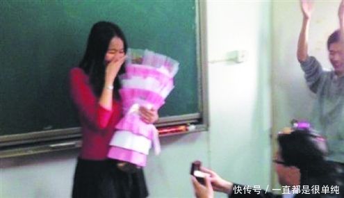 离婚后前夫带走孩子,三年后突然让我去开家长会,走进教室我懵了