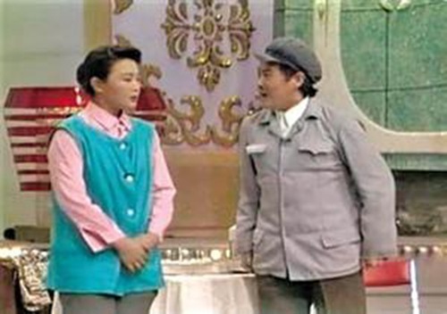 小品演员杨蕾是在1984年的时候就加入到了西安话剧院的,年轻时候的