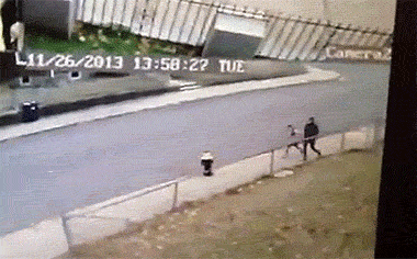 怎么打女人呢?至于吗?