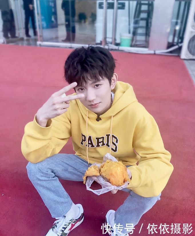 王源录制《我是唱作人》发生意外?现场哭着跑