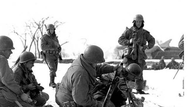 二战末美军步兵连都有哪些武器火力这么猛,难
