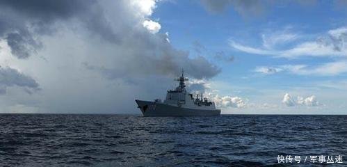 中国双航母首次会师大连 专家:未来会有更多