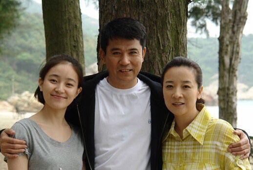 在1991年的时候陈小艺主演了电视剧《外来妹》而获得最佳女主角的提名