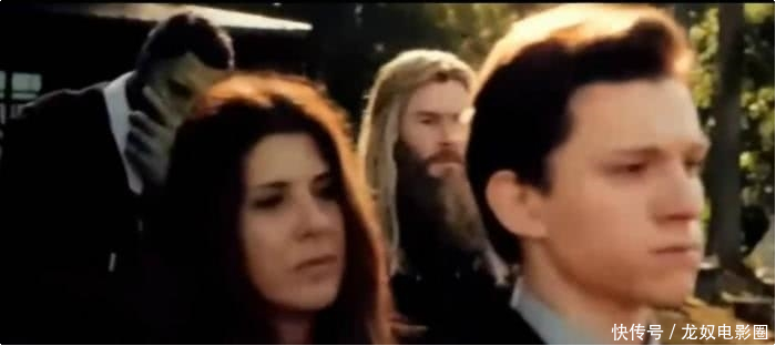 复联四:钢铁侠葬礼现身新面孔,第二代钢铁侠人