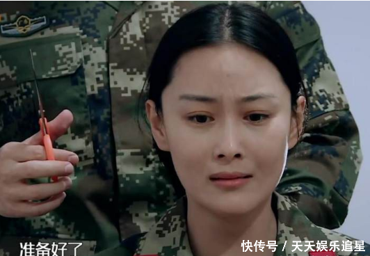 《当你的秀发拂过我的钢枪》张馨予长发及腰,