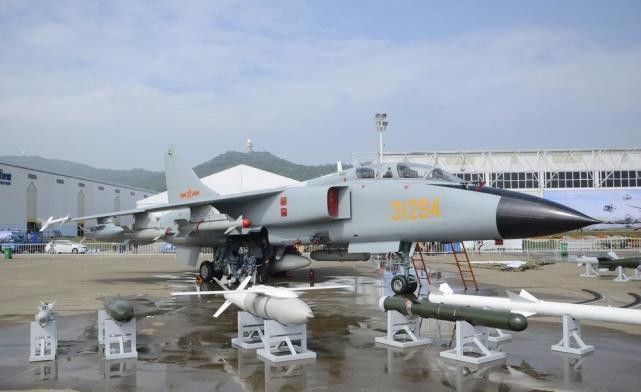 歼轰-7A飞豹:曾是我军对地攻击最强主力,现已