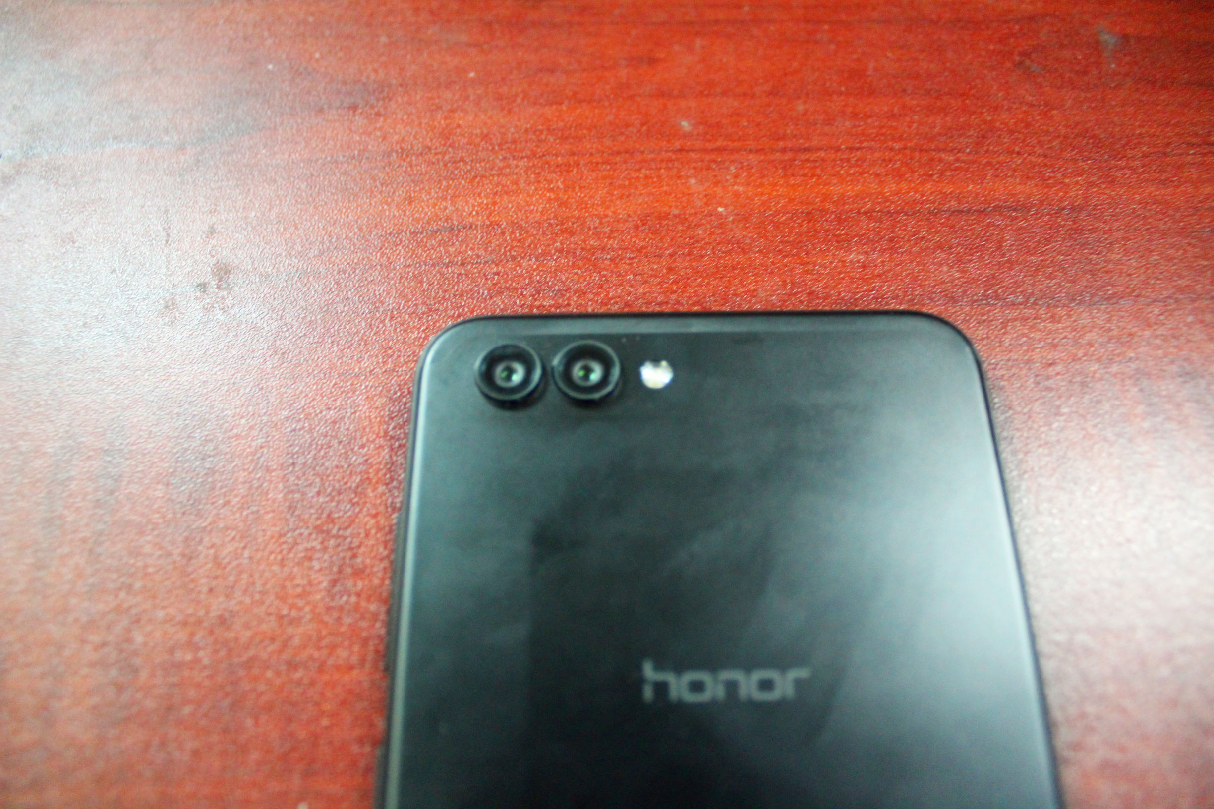 毫无PS痕迹!最真实荣耀V10的上手体验,外观怎