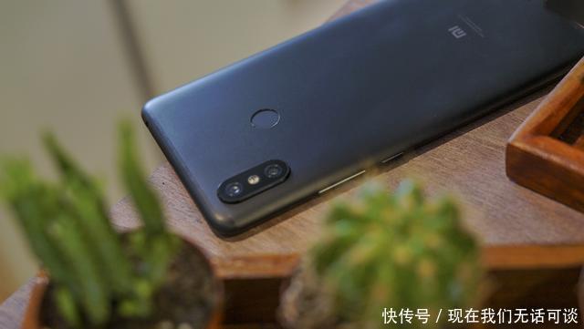 小米Max 3提前上手:AI双摄柔光自拍 王者荣耀刺