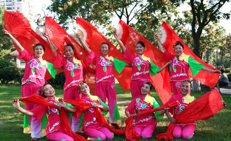 九人舞蹈结尾造型怎么摆?_360问答