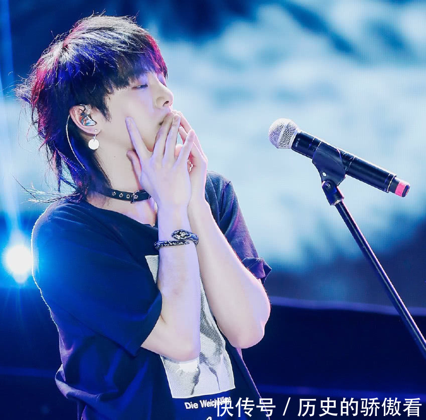天不怕地不怕,就怕华晨宇“眼镜杀”当他戴上之后在线索命 巴黎人赌场