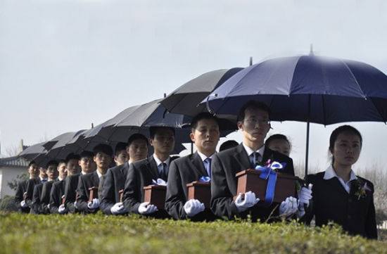 中国这个八个行业最暴利!有些行业毫不起眼,闷声发大财!