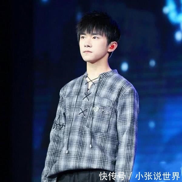 演唱会上明星戴的耳机,究竟有什么作用呢?答案