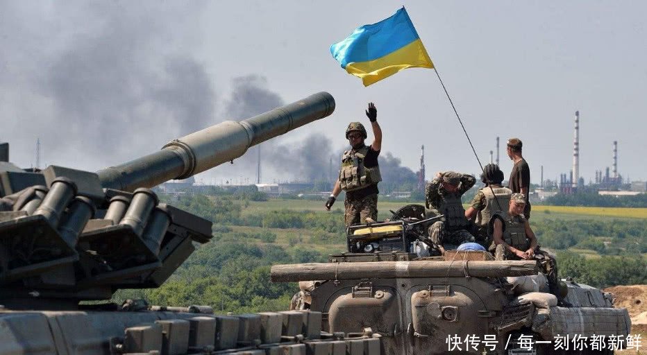 乌克兰新总统刚上任就遇危机,俄十万大军压境