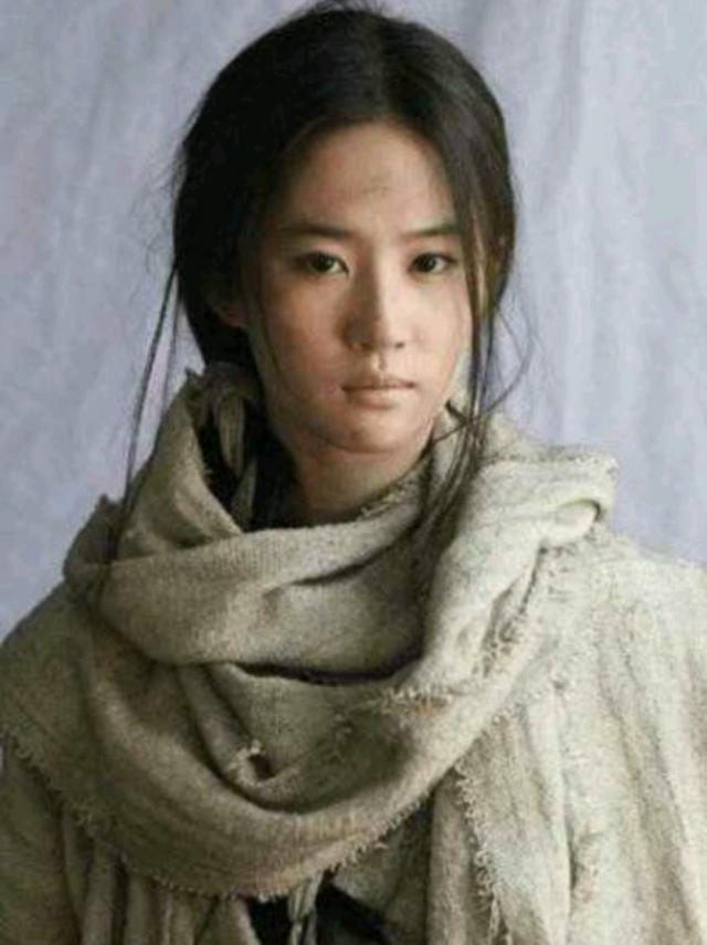女明星扮起了乞丐,阿sa江一燕丑到认不出,baby被批不敬业