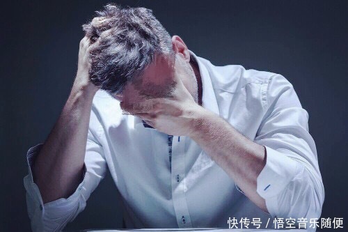 老婆自从怀孕就不让我进屋，闻到她屋里传出的恶臭，推开门我傻了