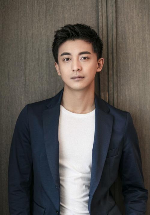 《爱情公寓》捧红了所有主演,却把他的星途耽