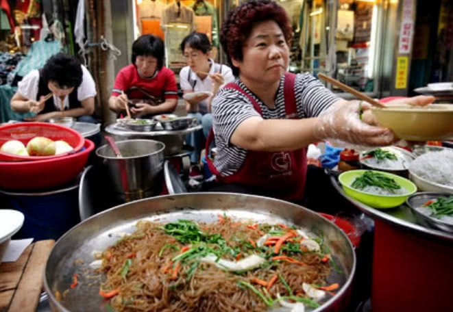 韩国人真的是整天吃泡菜？别再被韩剧骗，这才是韩国真正的生活