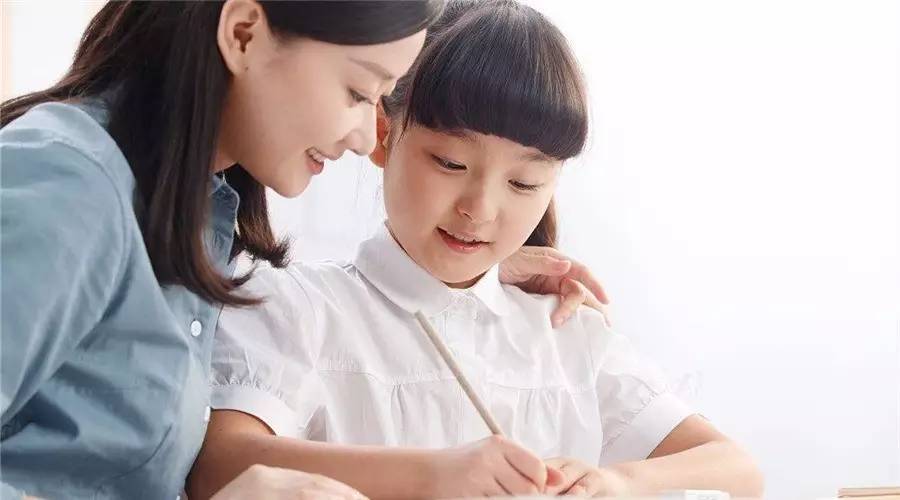 儿子有多动症,老师表现出不屑,真的要带去医院