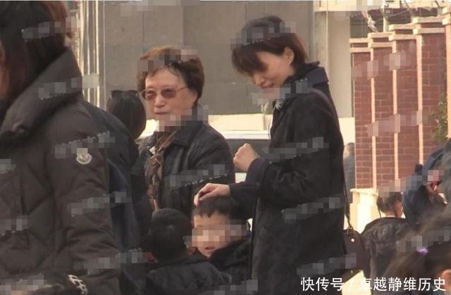 董卿儿子就读院校被扒,学费一年30万,为上海最