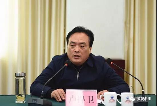 淅川县委县政府向老干部通报工作会议召开