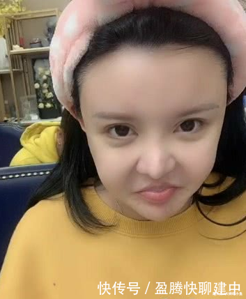 韩安冉直播呼叫小猪先生遭拒,谁注意到她的表