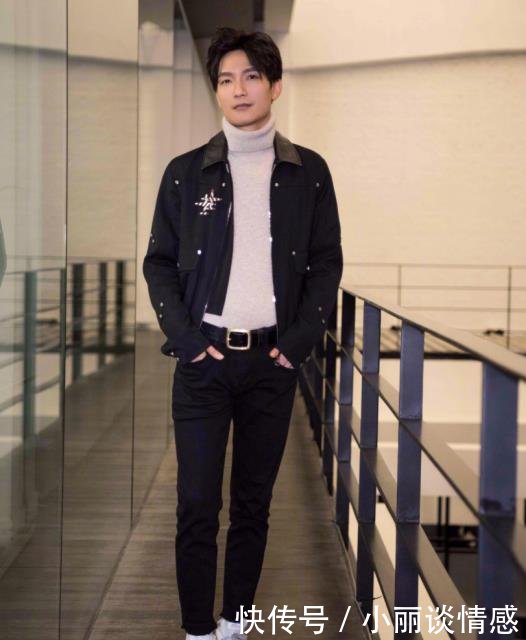 陈楚生二胎得子,发微博晒两个儿子合照,一家四