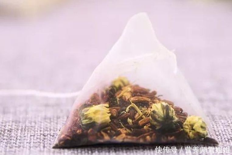 为什么,嘴巴总是干苦,有异味?可能和这5种疾病